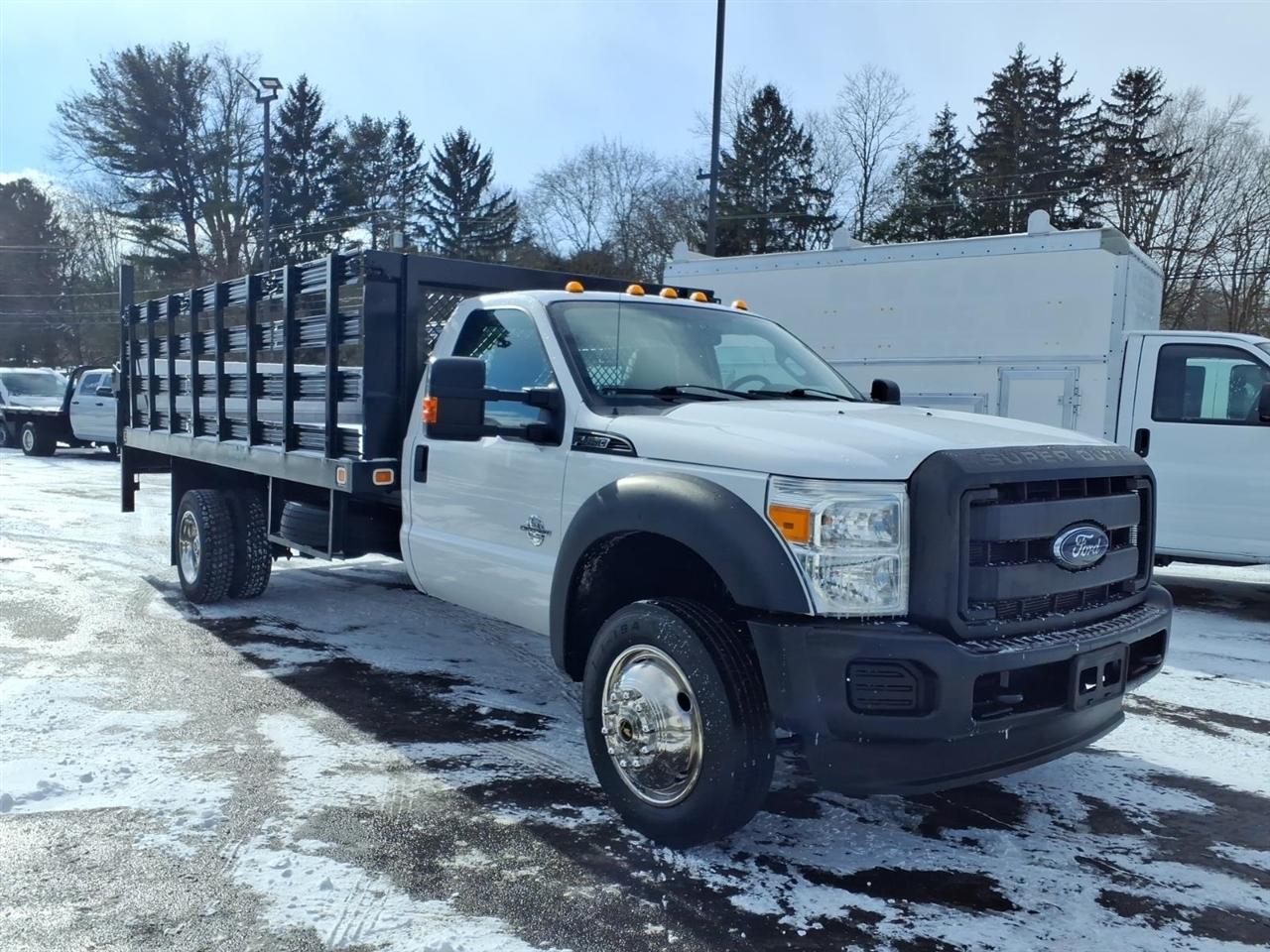 Ford Super Duty F-450 DRW 2WD Reg Cab 201" WB 120" CA XL 2016