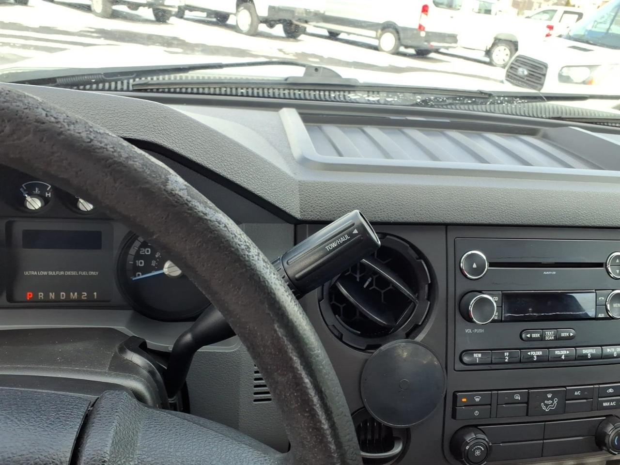 Ford Super Duty F-450 DRW 2WD Reg Cab 201" WB 120" CA XL 2016