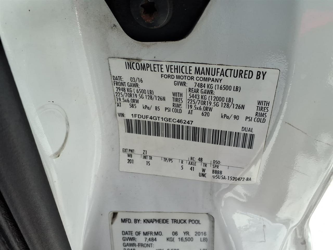 Ford Super Duty F-450 DRW 2WD Reg Cab 201" WB 120" CA XL 2016