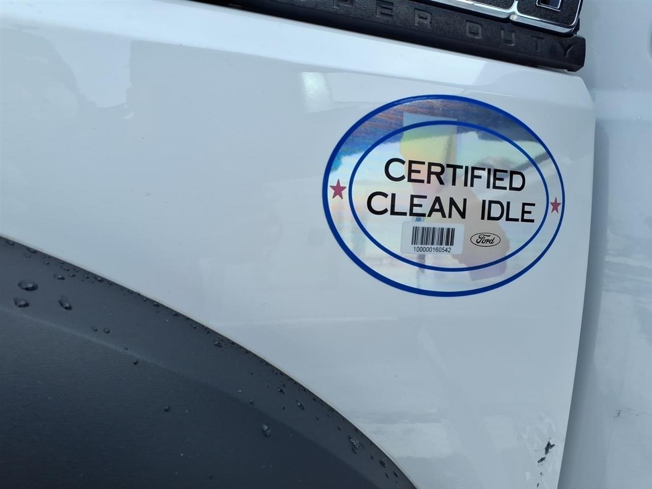 Ford Super Duty F-450 DRW 2WD Reg Cab 201" WB 120" CA XL 2016