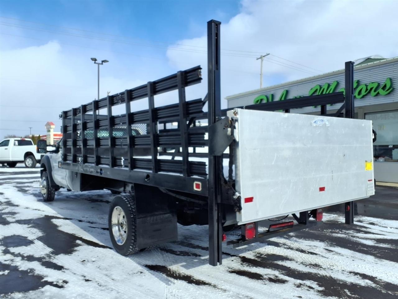 Ford Super Duty F-450 DRW 2WD Reg Cab 201" WB 120" CA XL 2016