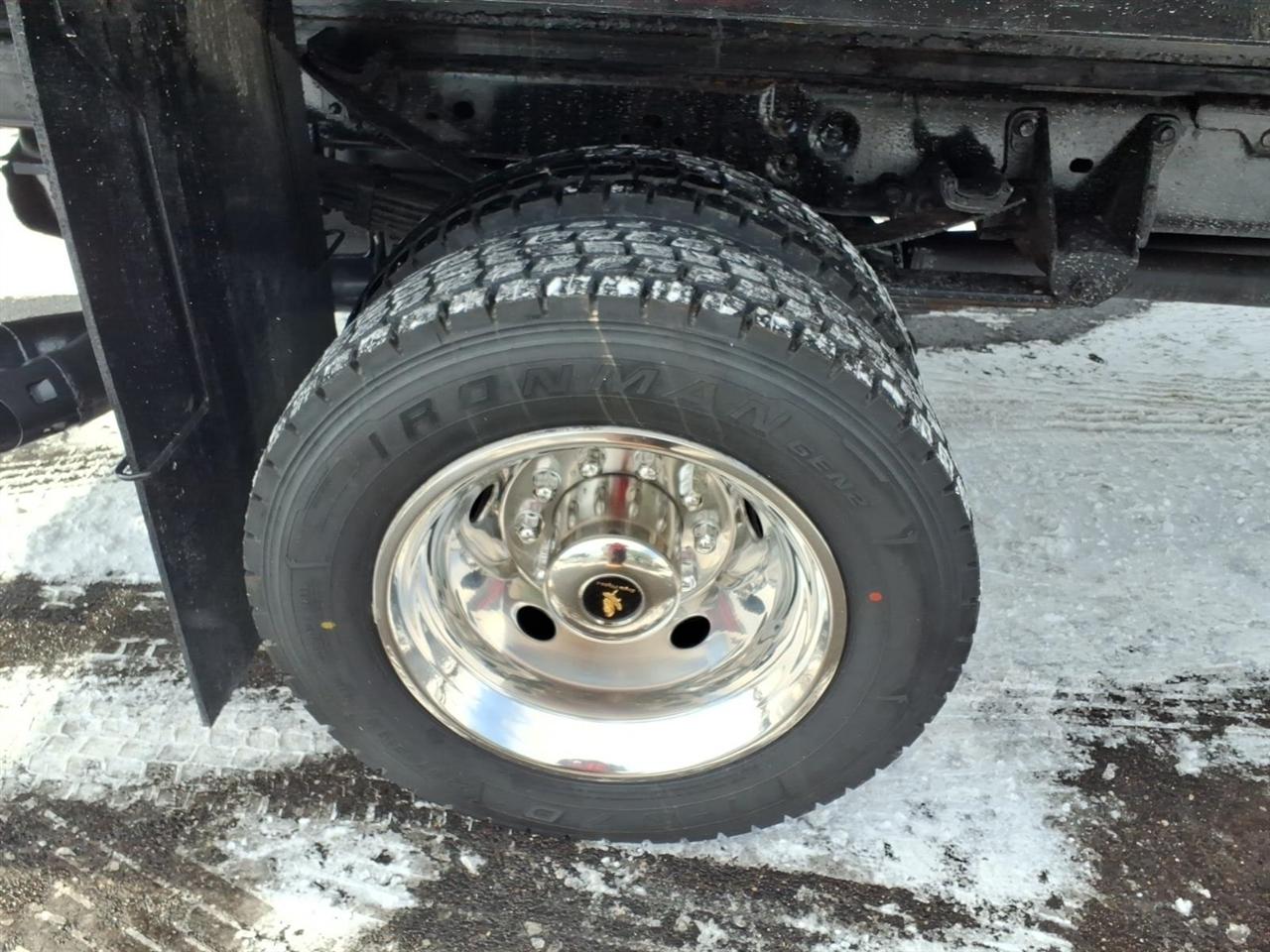 Ford Super Duty F-450 DRW 2WD Reg Cab 201" WB 120" CA XL 2016