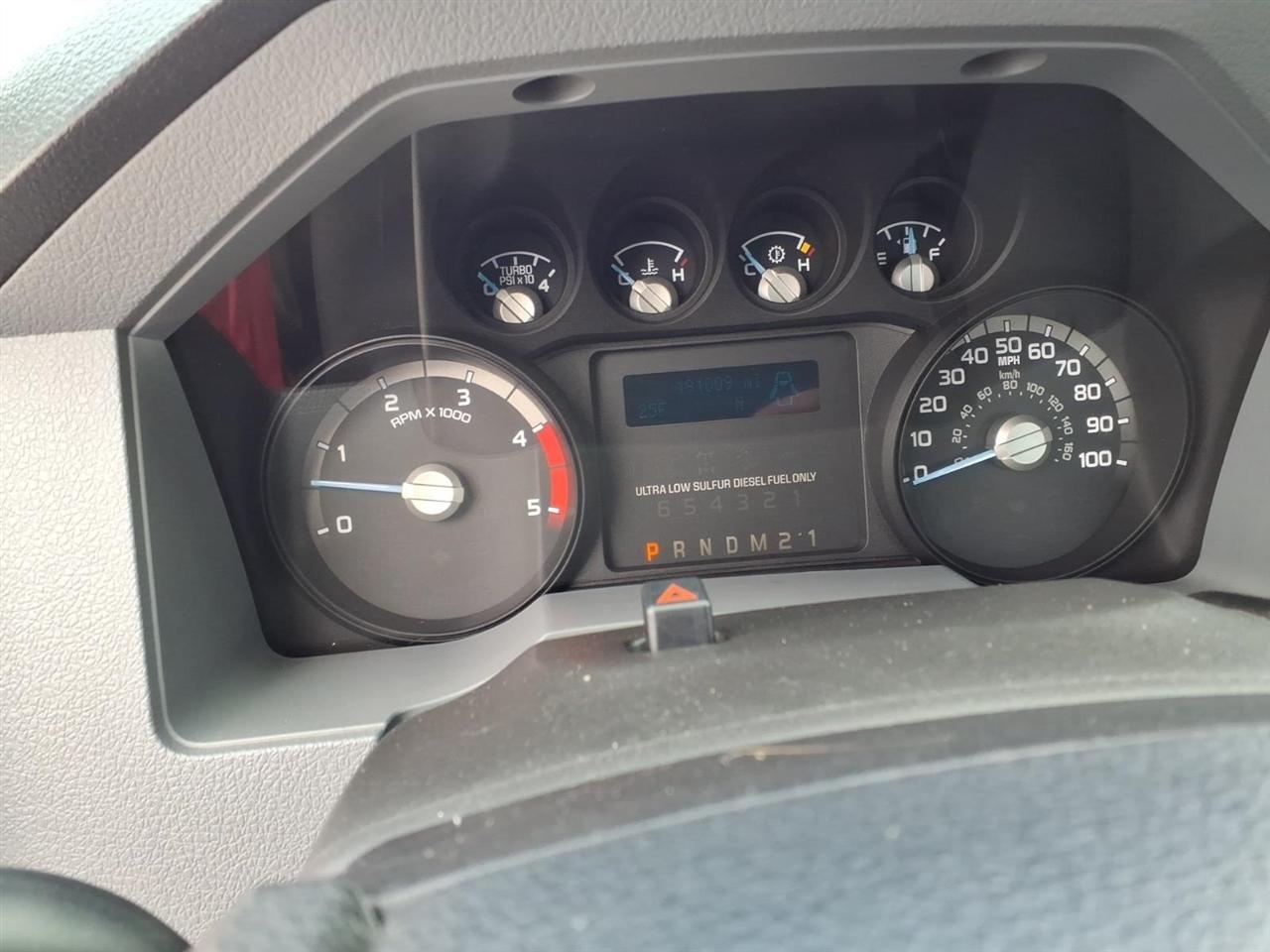 Ford Super Duty F-450 DRW 2WD Reg Cab 201" WB 120" CA XL 2016