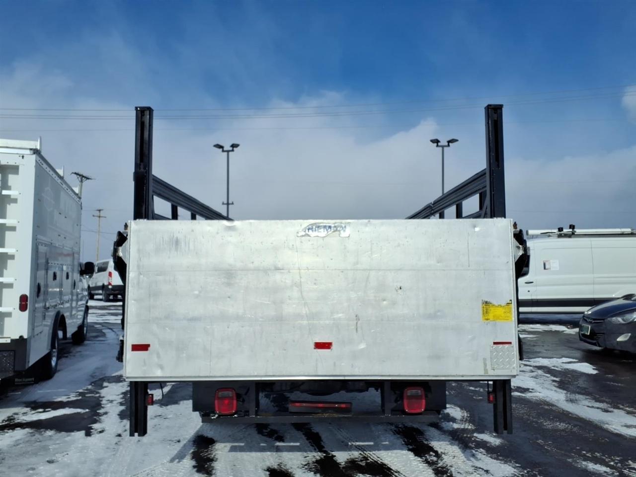 Ford Super Duty F-450 DRW 2WD Reg Cab 201" WB 120" CA XL 2016