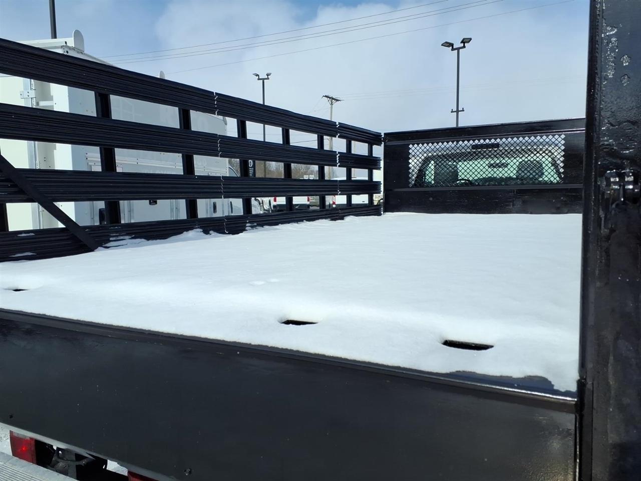 Ford Super Duty F-450 DRW 2WD Reg Cab 201" WB 120" CA XL 2016