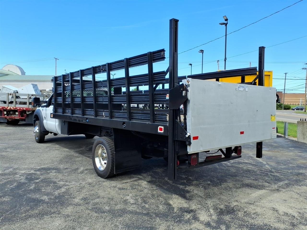 Ford Super Duty F-450 DRW 2WD Reg Cab 201" WB 120" CA XL 2016