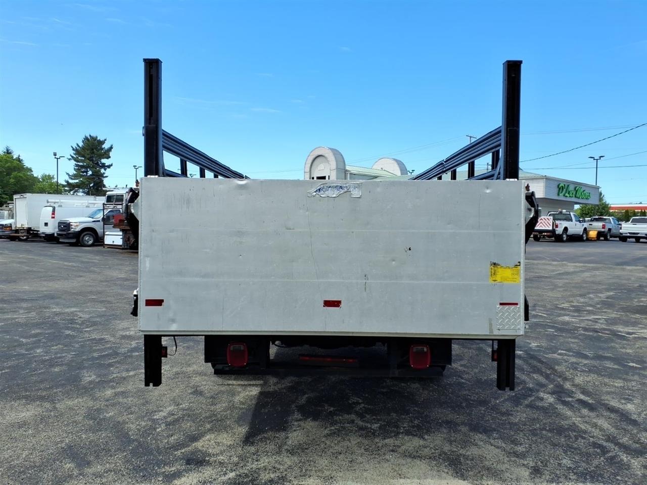 Ford Super Duty F-450 DRW 2WD Reg Cab 201" WB 120" CA XL 2016