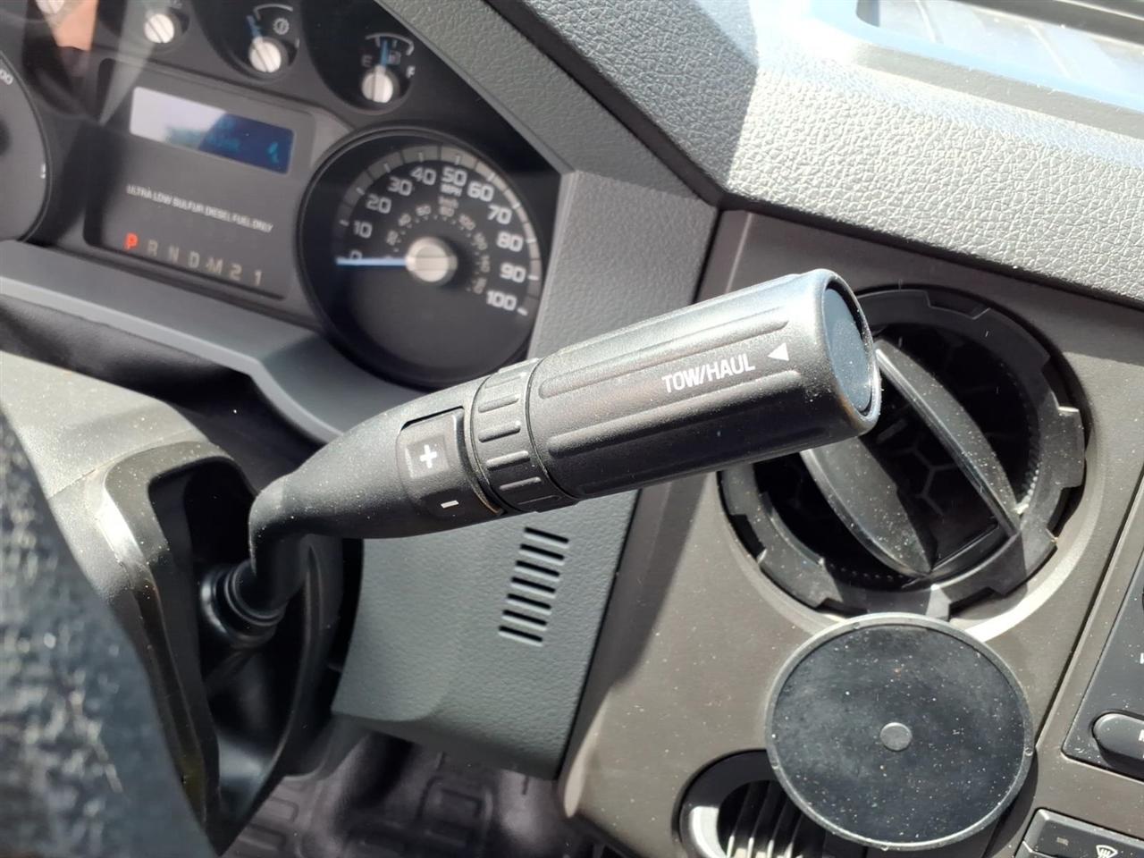 Ford Super Duty F-450 DRW 2WD Reg Cab 201" WB 120" CA XL 2016