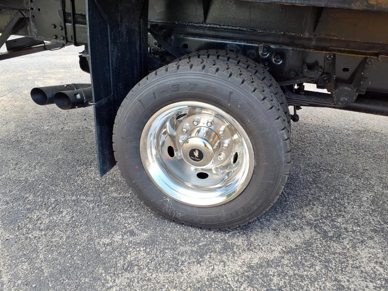 Ford Super Duty F-450 DRW 2WD Reg Cab 201" WB 120" CA XL 2016
