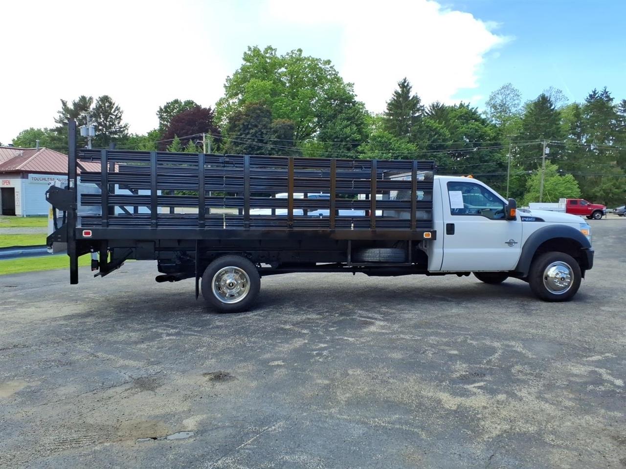 Ford Super Duty F-450 DRW 2WD Reg Cab 201" WB 120" CA XL 2016