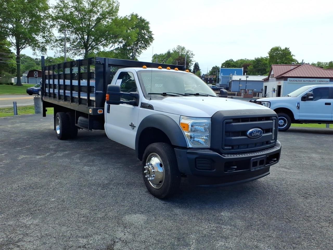 Ford Super Duty F-450 DRW 2WD Reg Cab 201" WB 120" CA XL 2016