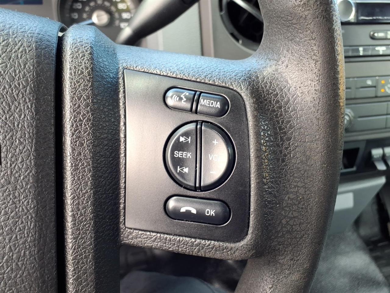 Ford Super Duty F-450 DRW 2WD Reg Cab 201" WB 120" CA XL 2016