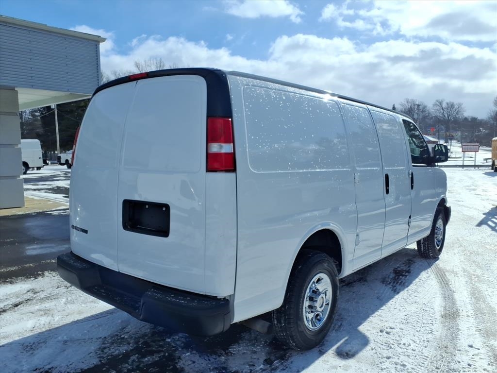 Chevrolet Express Cargo Van RWD 2500 135" 2019