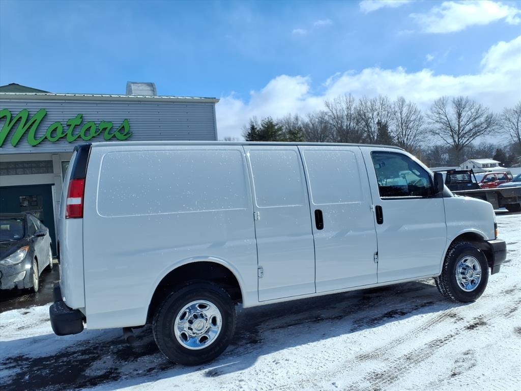 Chevrolet Express Cargo Van RWD 2500 135" 2019