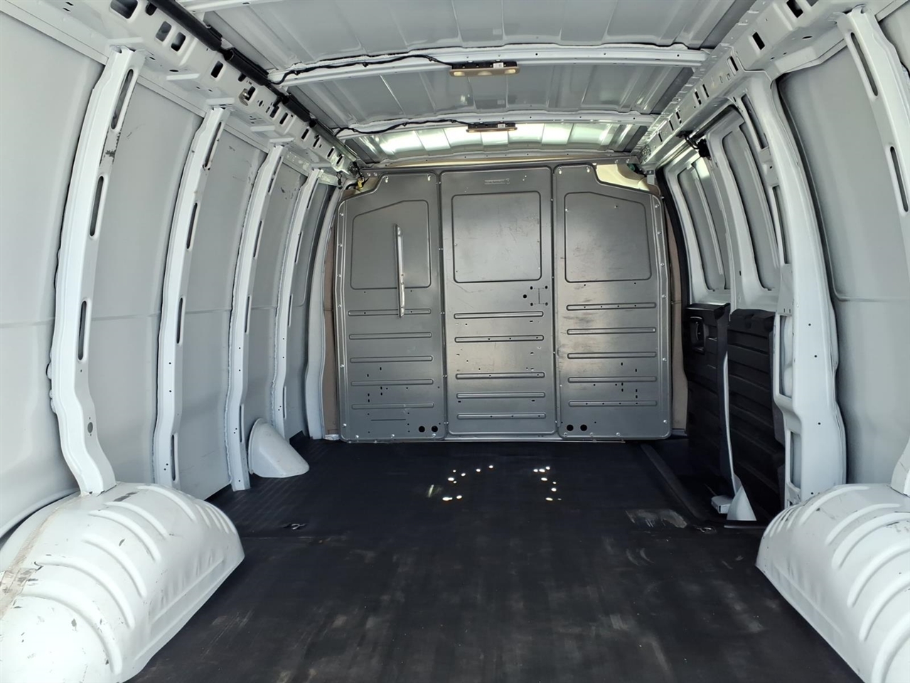 Chevrolet Express Cargo Van RWD 2500 135" 2019