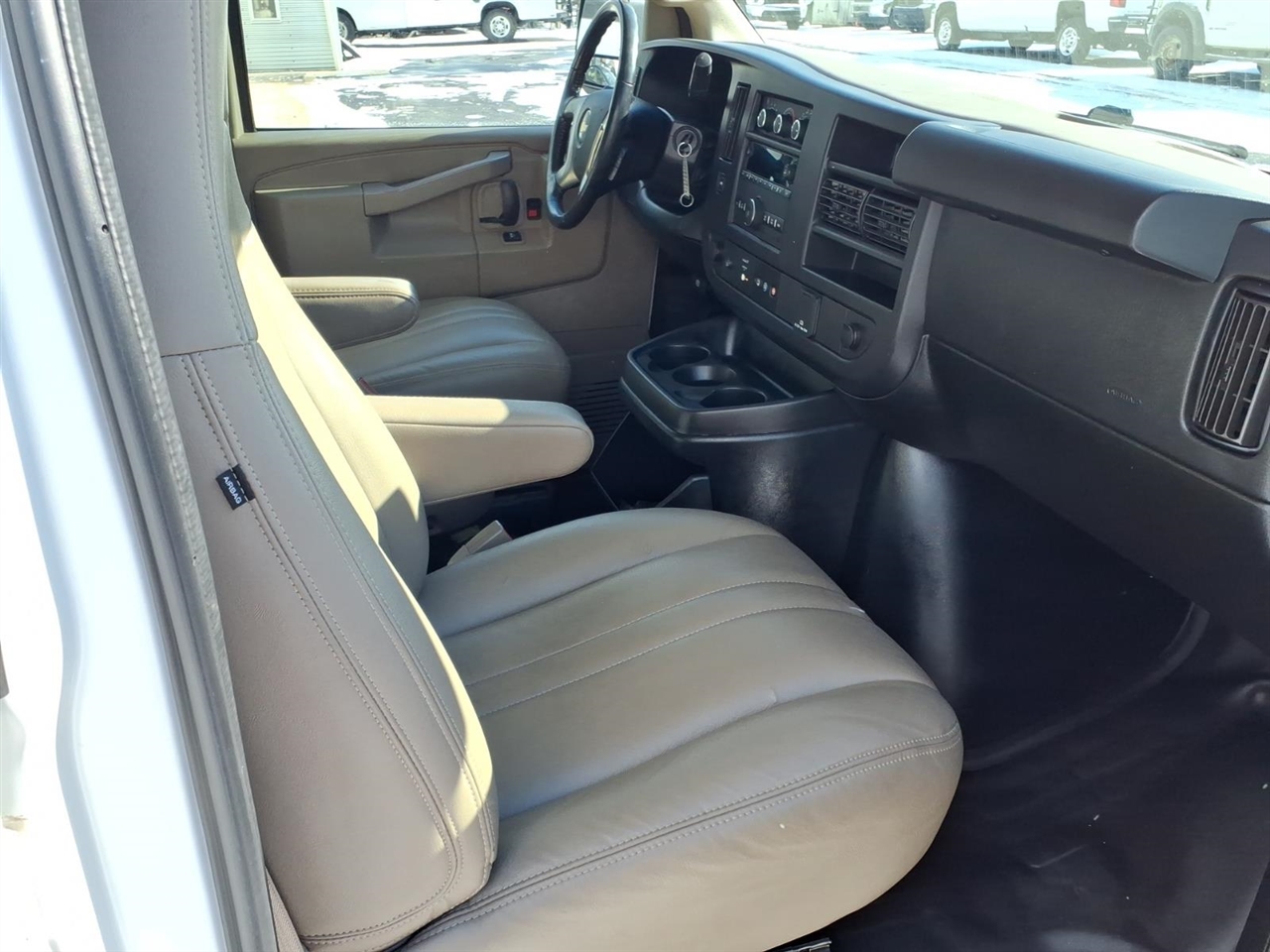 Chevrolet Express Cargo Van RWD 2500 135" 2019