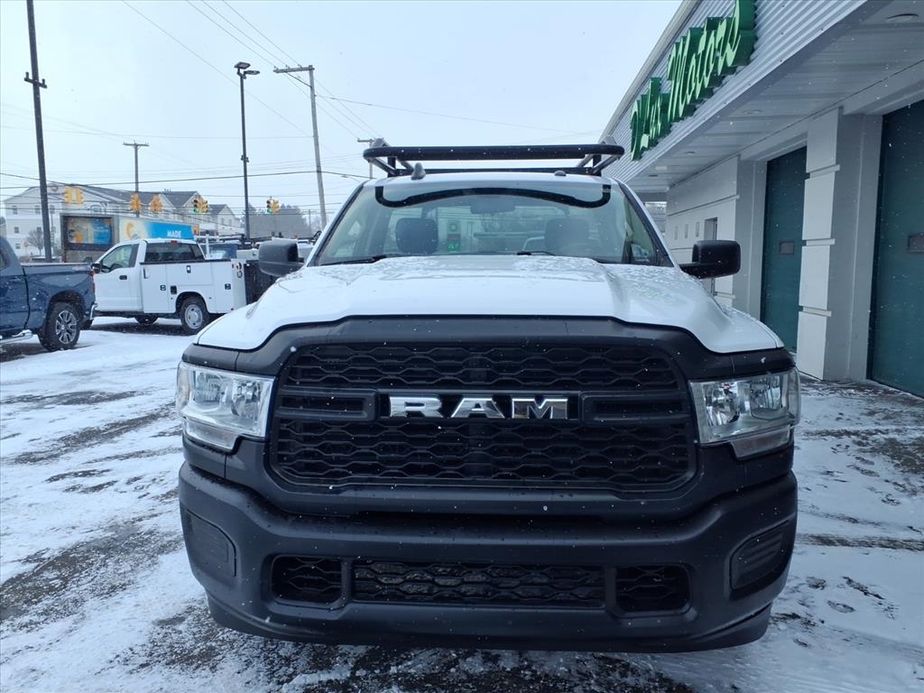 RAM 2500 Tradesman 4x2 Reg Cab 8' Box 2020