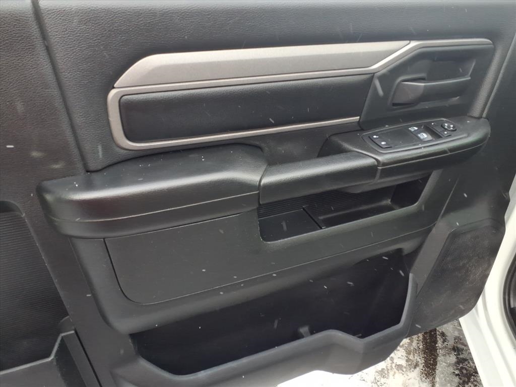 RAM 2500 Tradesman 4x2 Reg Cab 8' Box 2020