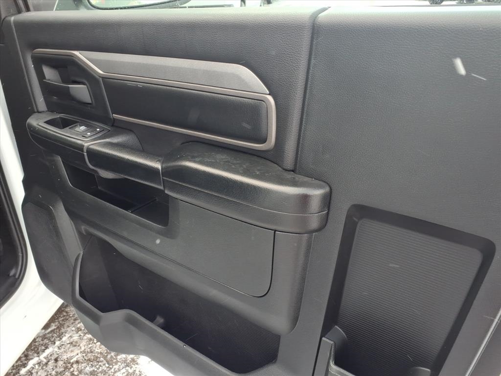 RAM 2500 Tradesman 4x2 Reg Cab 8' Box 2020