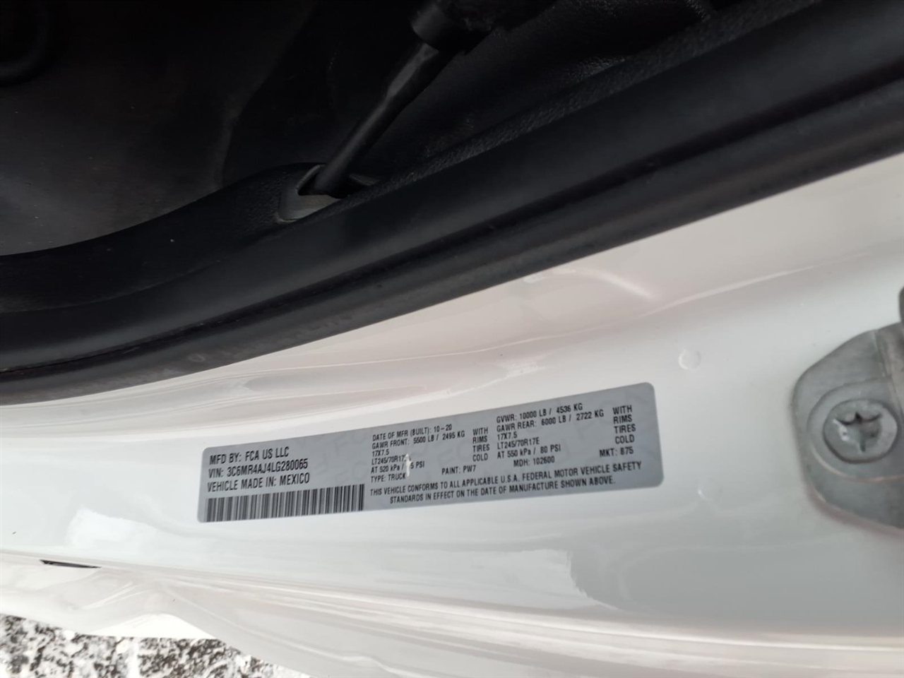 RAM 2500 Tradesman 4x2 Reg Cab 8' Box 2020