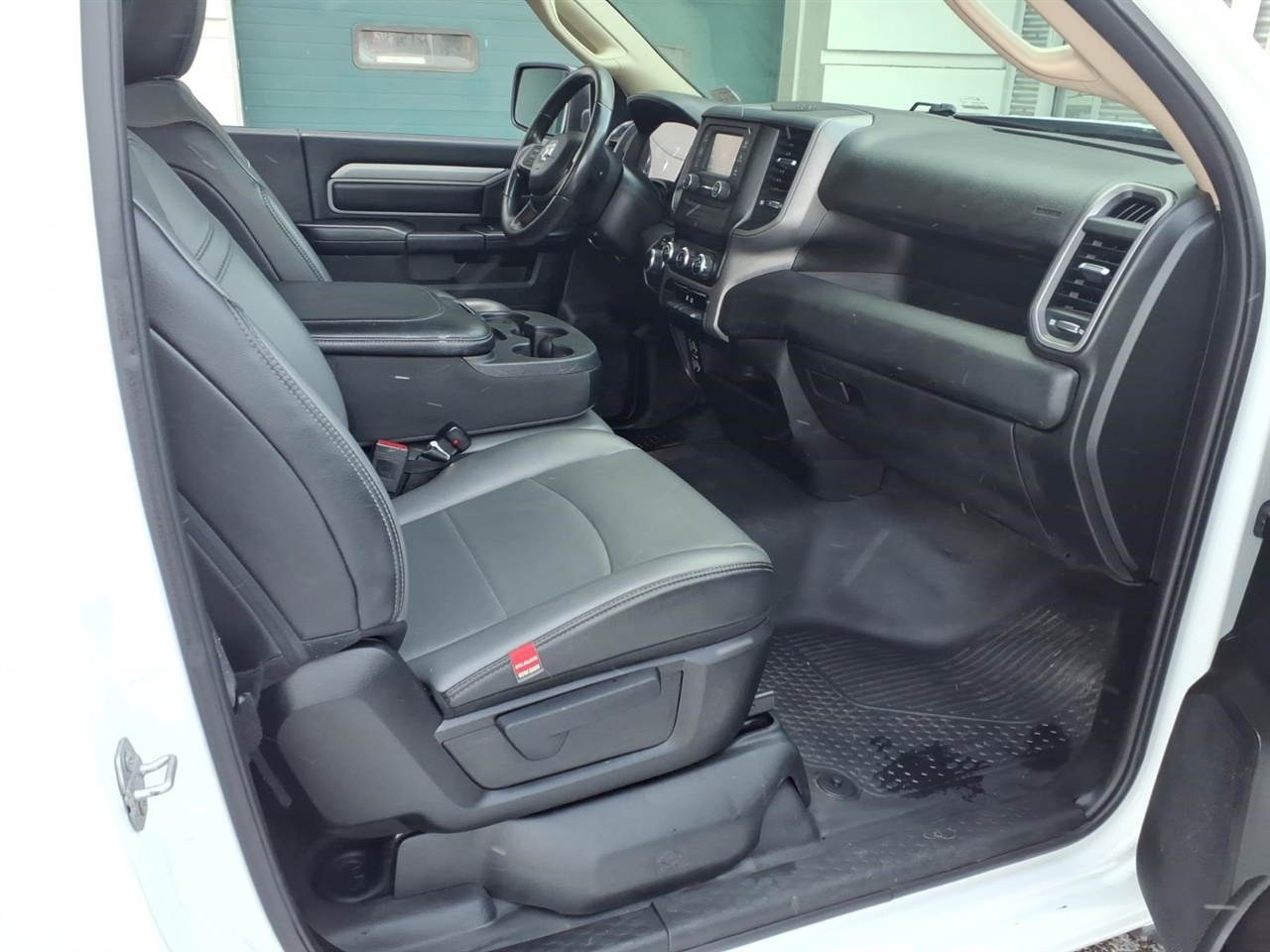 RAM 2500 Tradesman 4x2 Reg Cab 8' Box 2020