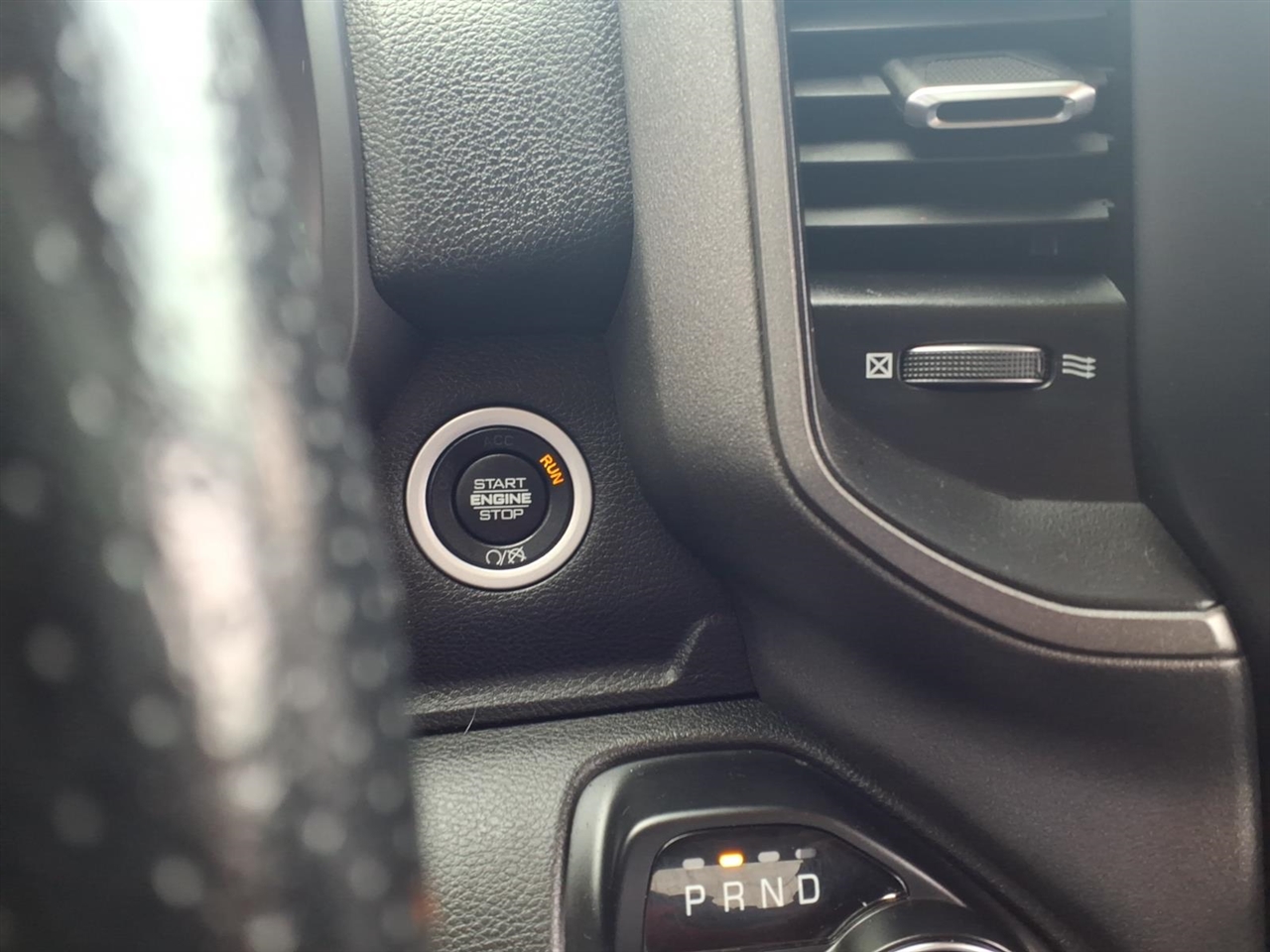 RAM 2500 Tradesman 4x2 Reg Cab 8' Box 2020