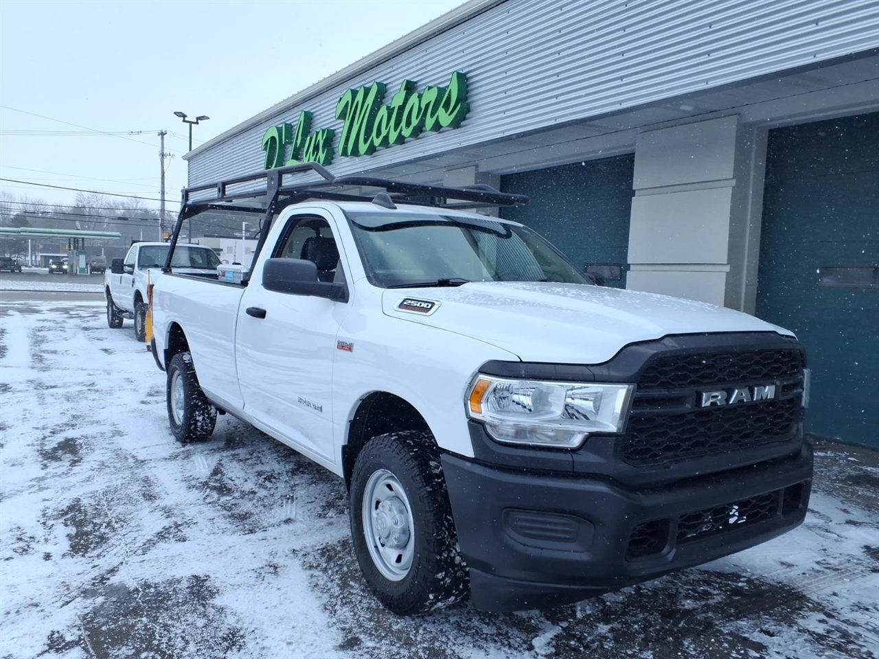 RAM 2500 Tradesman 4x2 Reg Cab 8' Box 2020