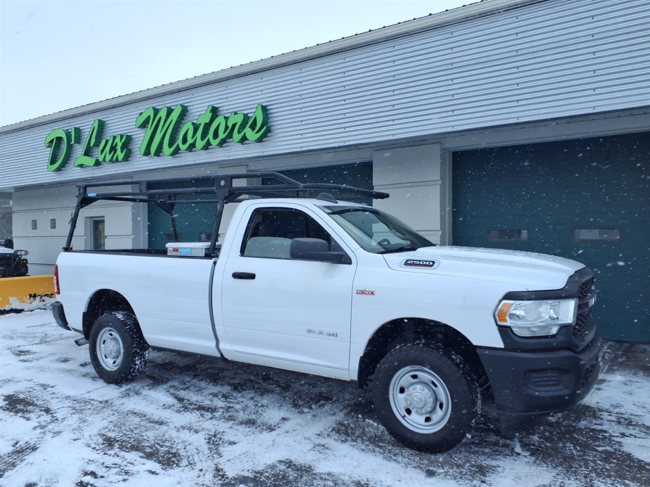 RAM 2500 Tradesman 4x2 Reg Cab 8' Box 2020