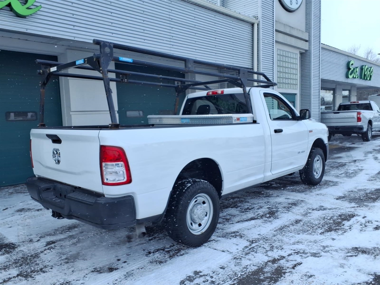 RAM 2500 Tradesman 4x2 Reg Cab 8' Box 2020