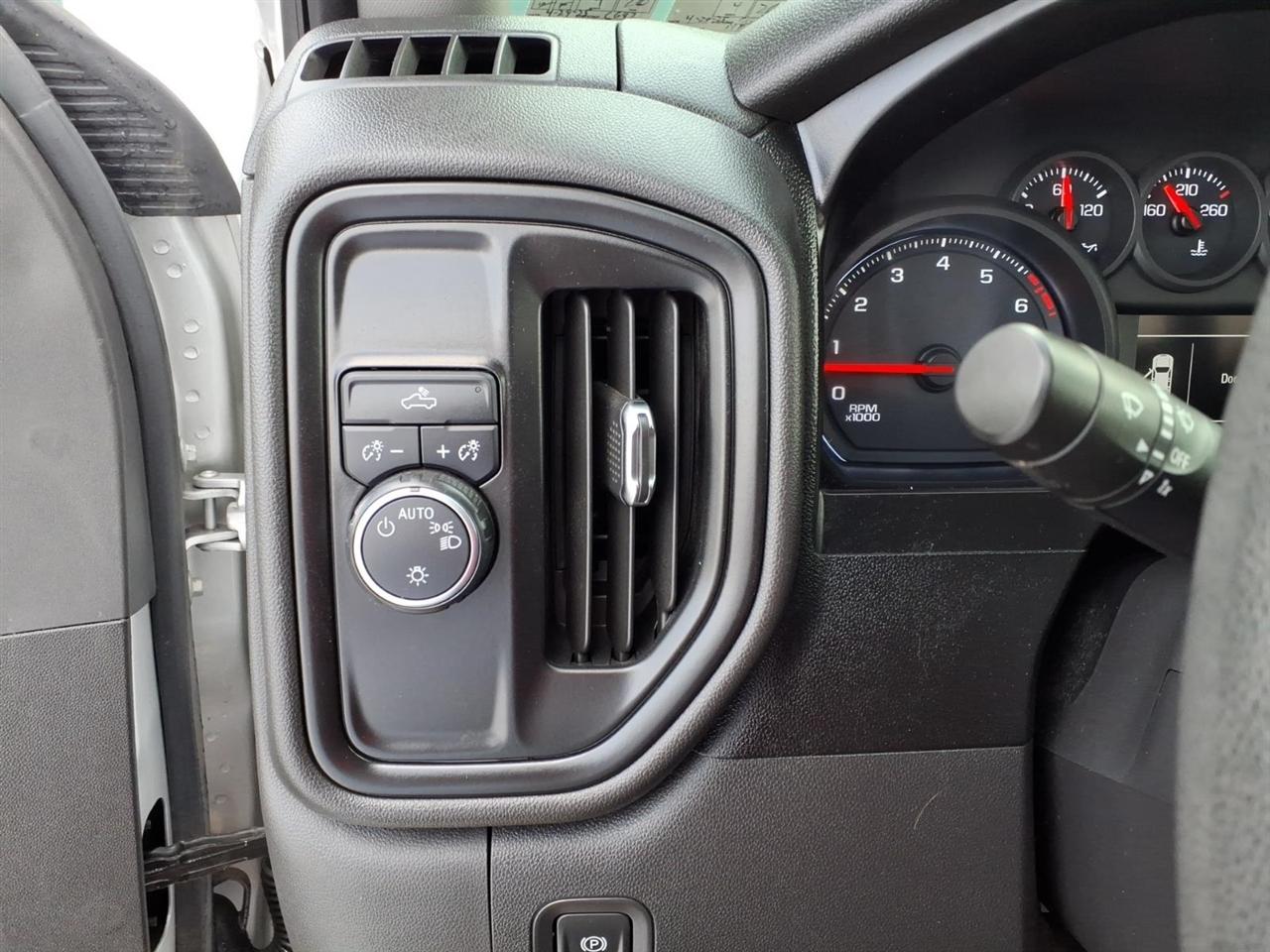 Chevrolet Silverado 1500 2WD Reg Cab 140" Work Truck 2020