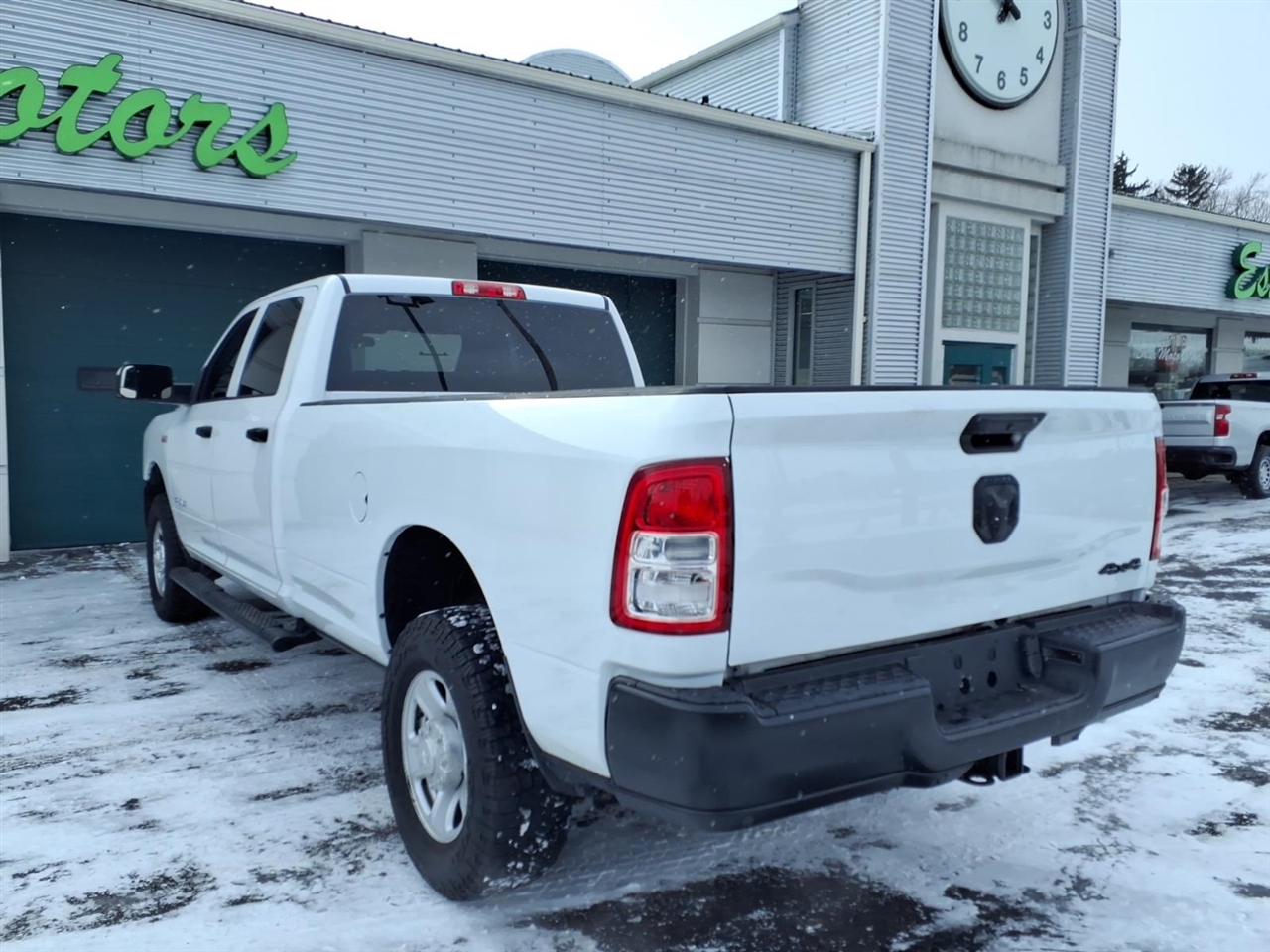 RAM 2500 Tradesman 4x4 Crew Cab 8' Box 2022