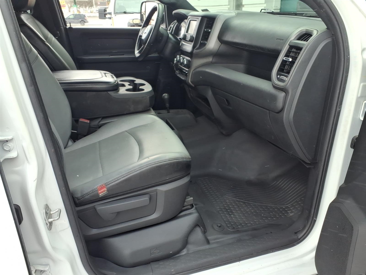 RAM 2500 Tradesman 4x4 Crew Cab 8' Box 2022