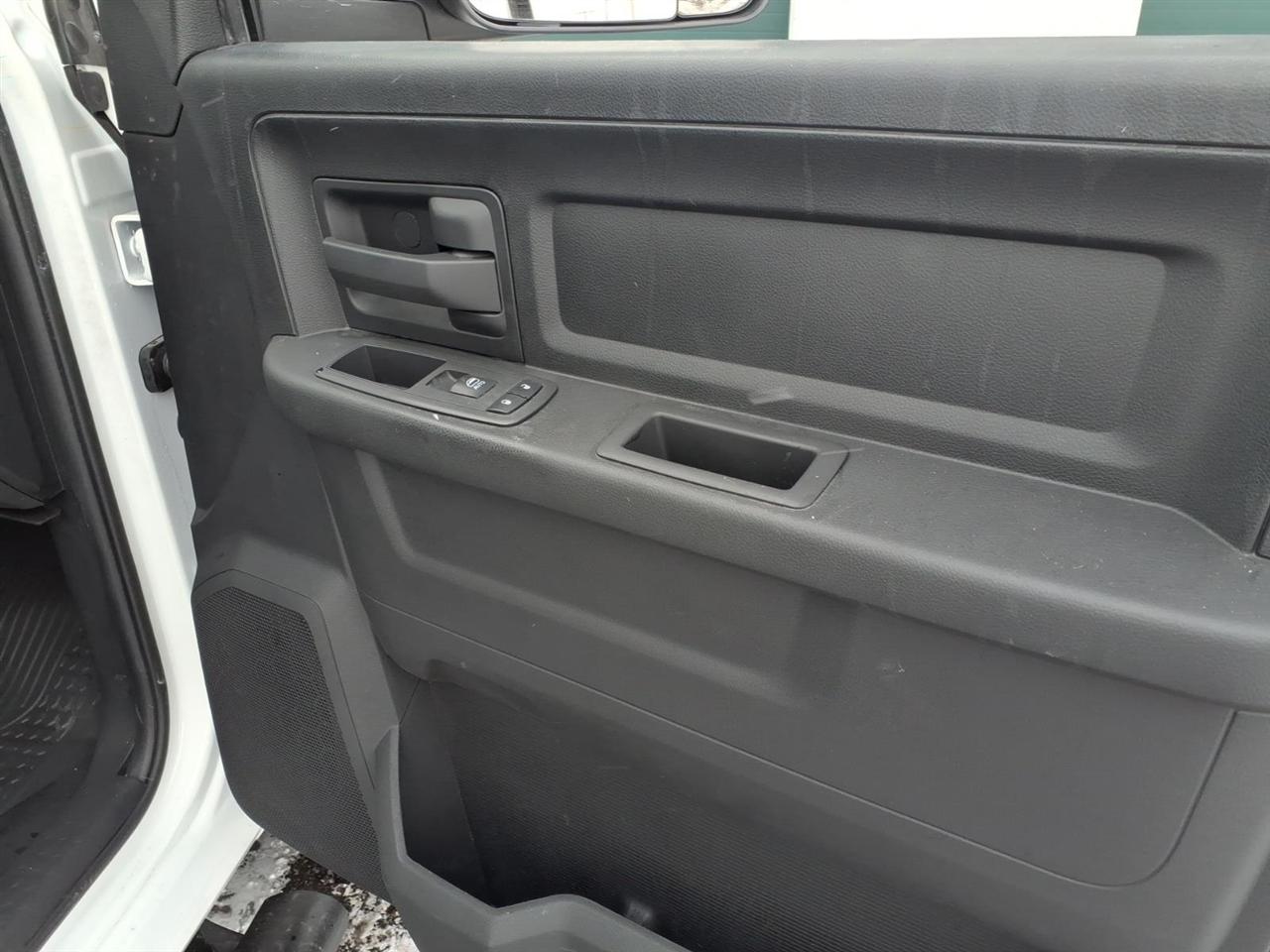 RAM 2500 Tradesman 4x4 Crew Cab 8' Box 2022