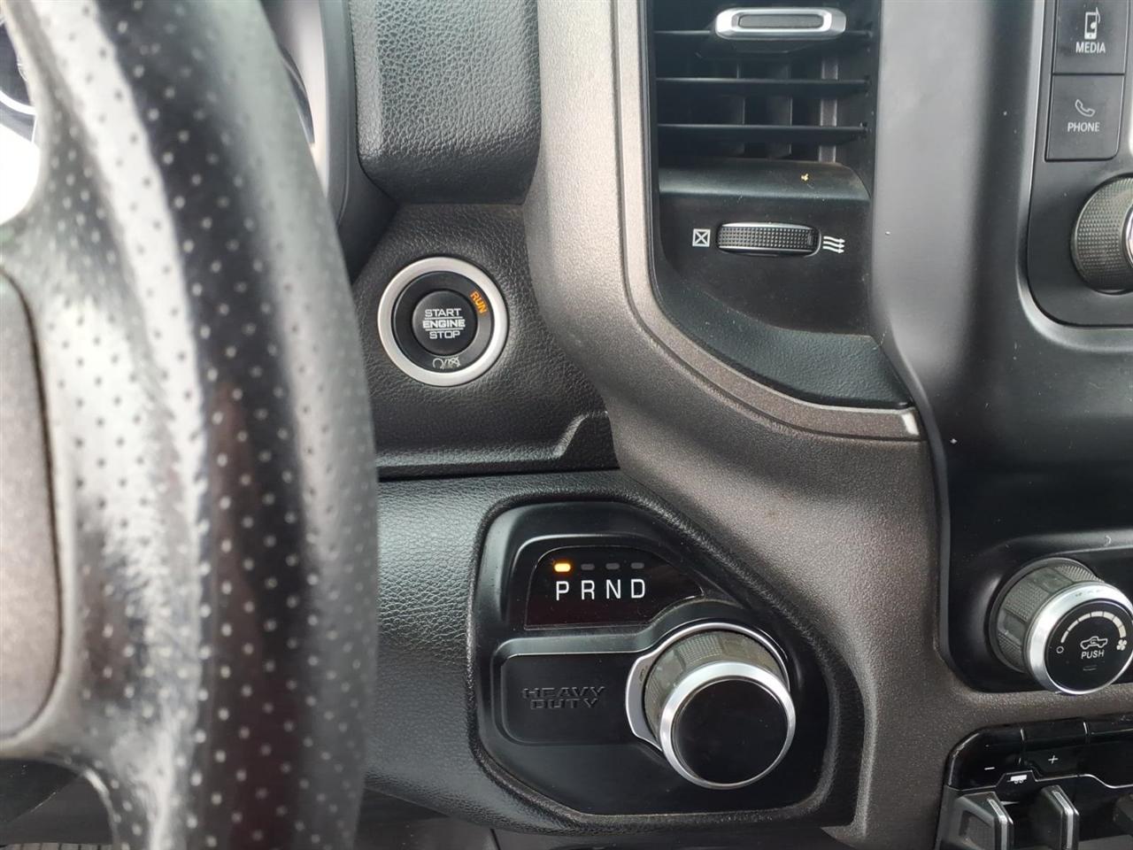 RAM 2500 Tradesman 4x4 Crew Cab 8' Box 2022