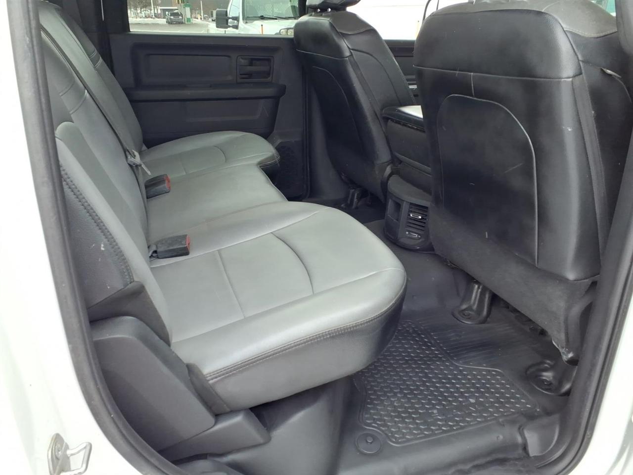 RAM 2500 Tradesman 4x4 Crew Cab 8' Box 2022