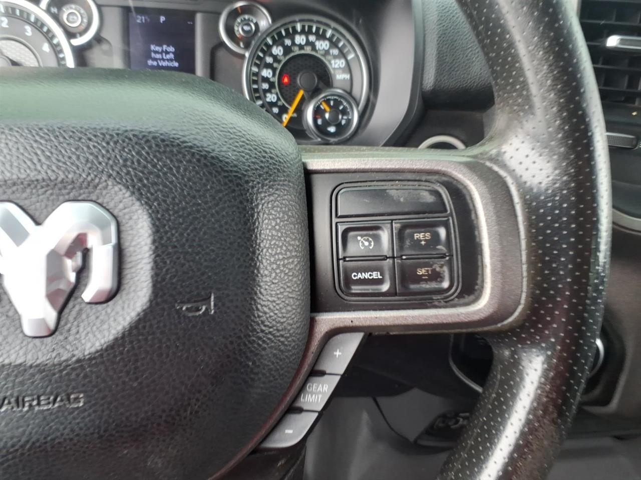 RAM 2500 Tradesman 4x4 Crew Cab 8' Box 2022