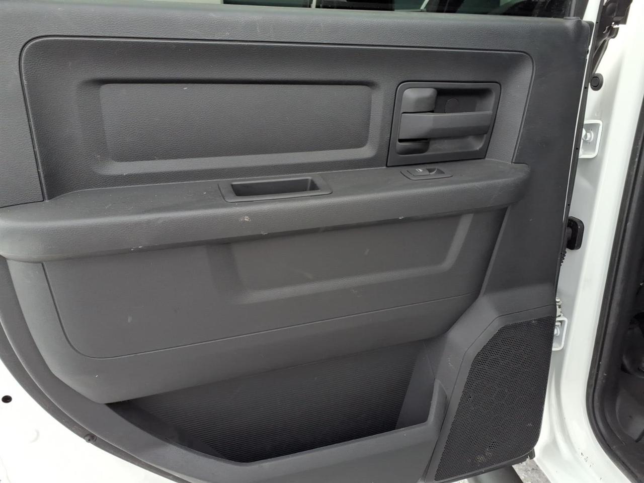 RAM 2500 Tradesman 4x4 Crew Cab 8' Box 2022