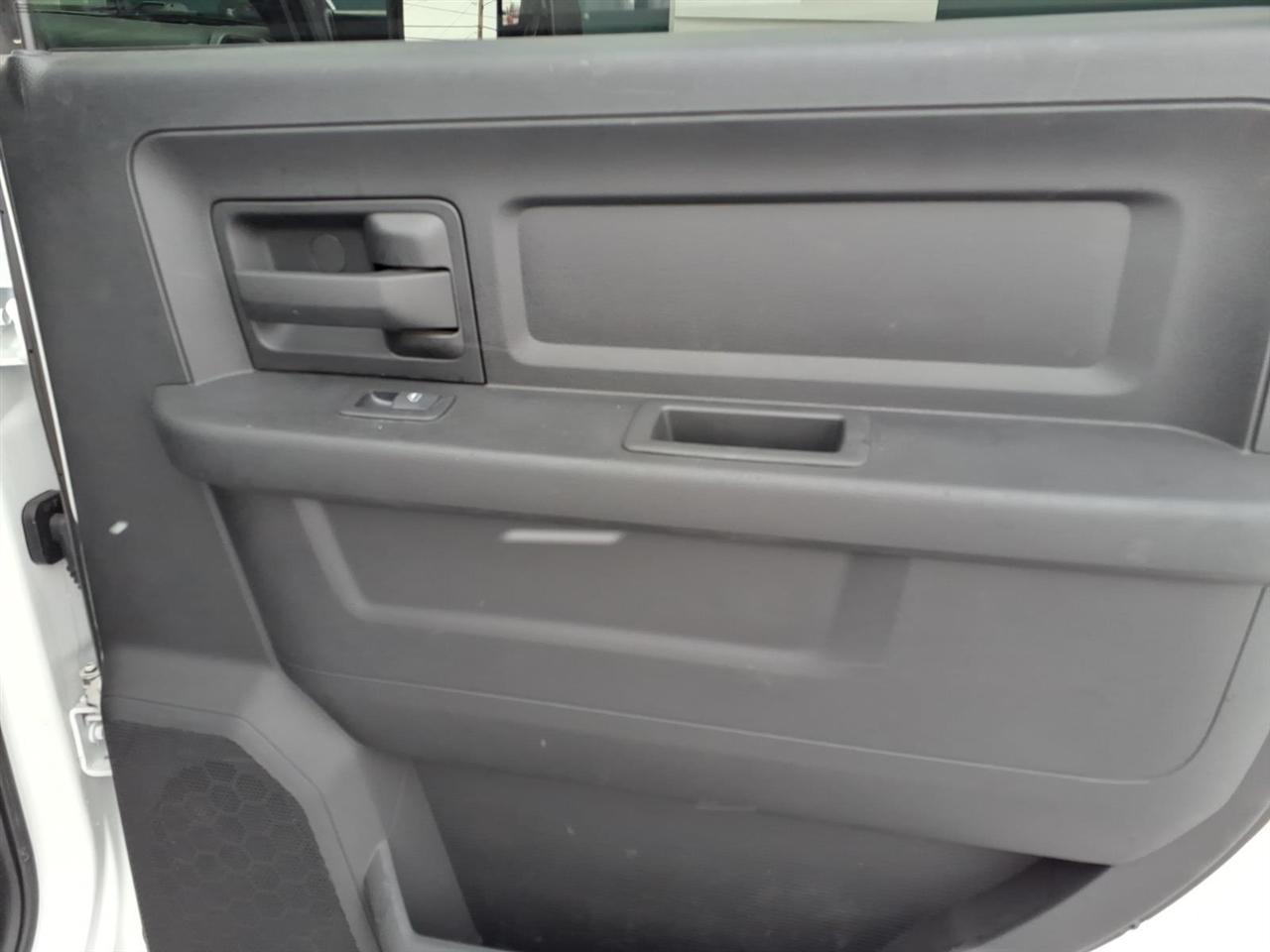 RAM 2500 Tradesman 4x4 Crew Cab 8' Box 2022