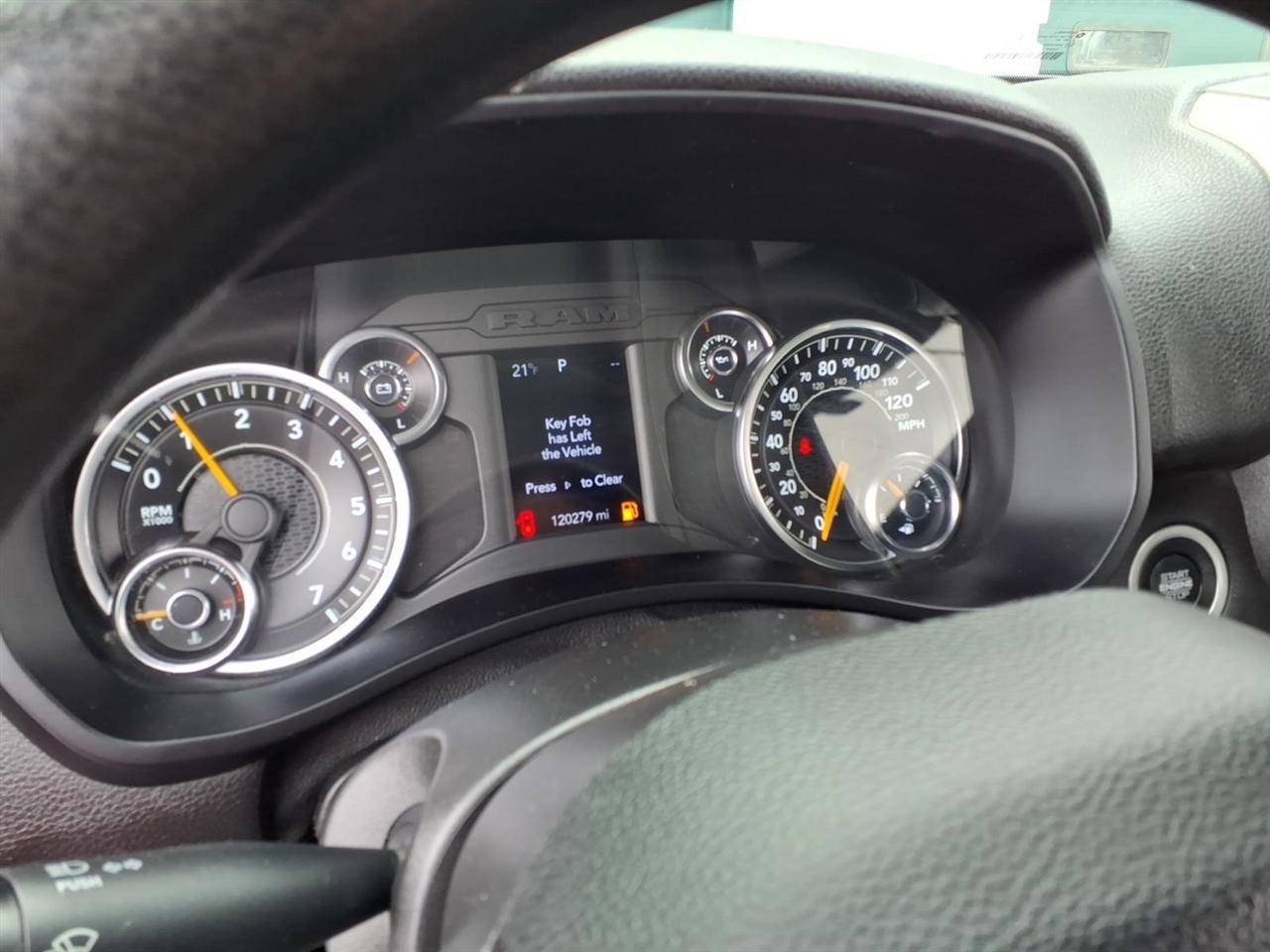 RAM 2500 Tradesman 4x4 Crew Cab 8' Box 2022