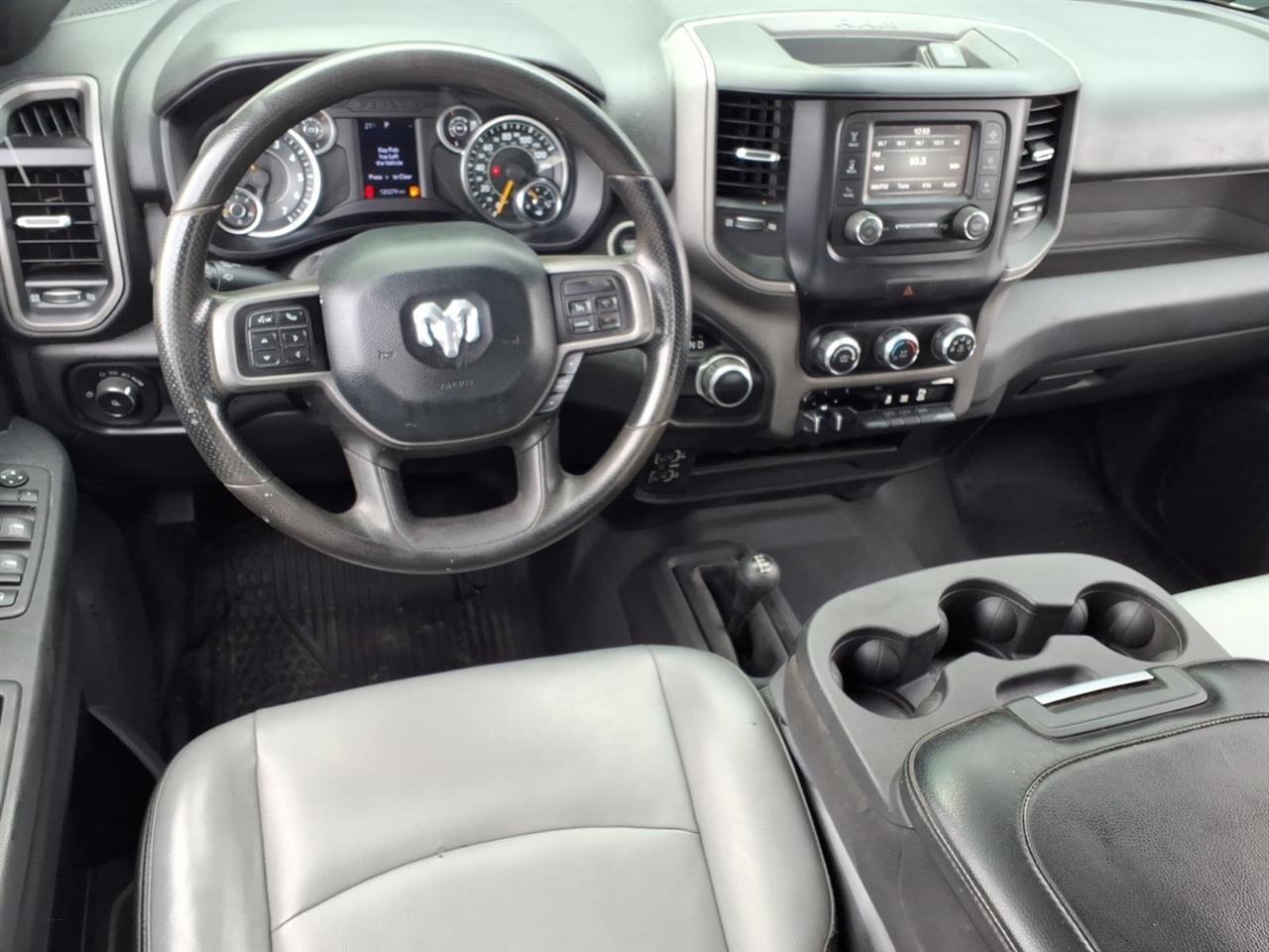 RAM 2500 Tradesman 4x4 Crew Cab 8' Box 2022