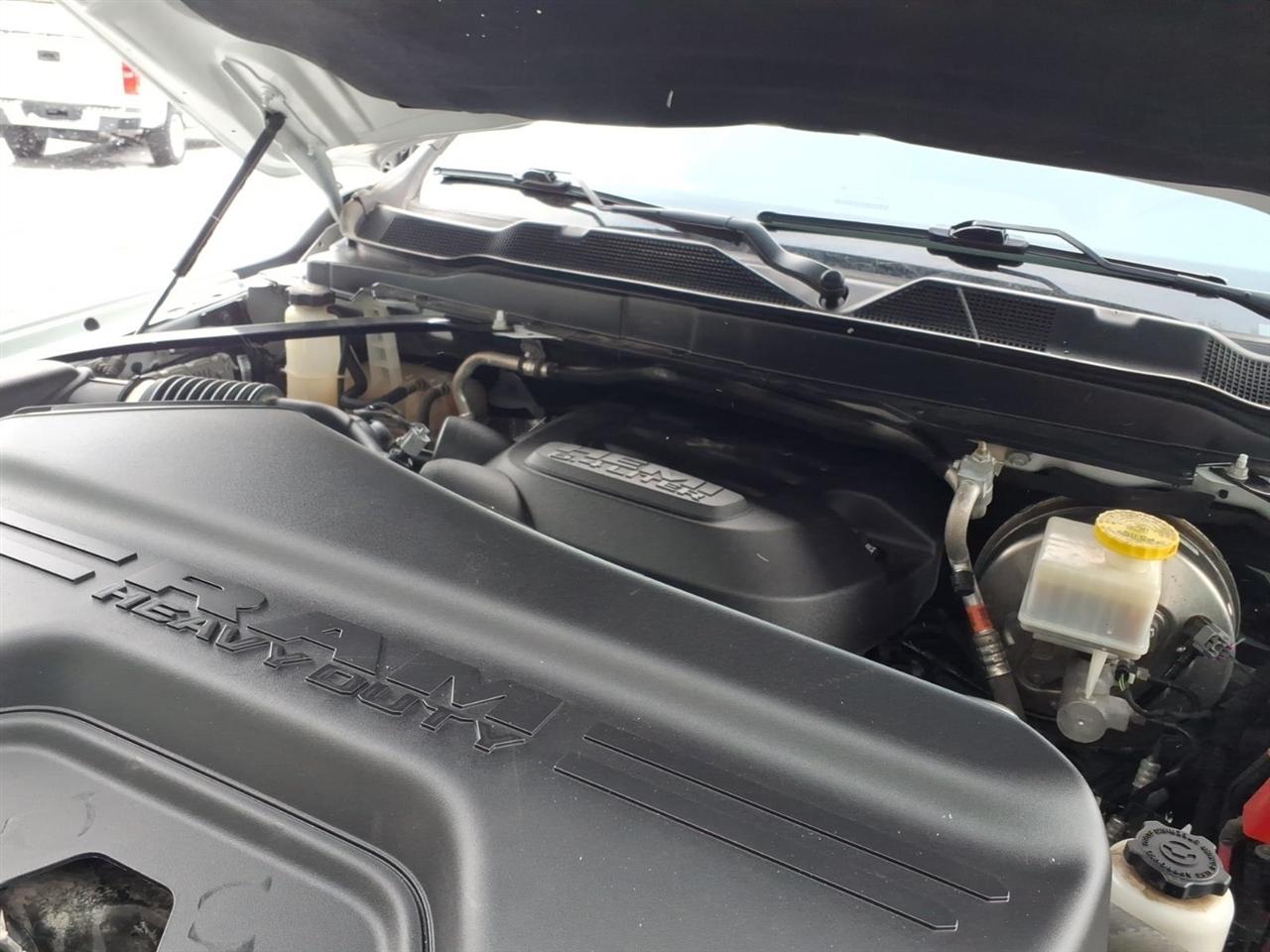 RAM 2500 Tradesman 4x4 Crew Cab 8' Box 2022