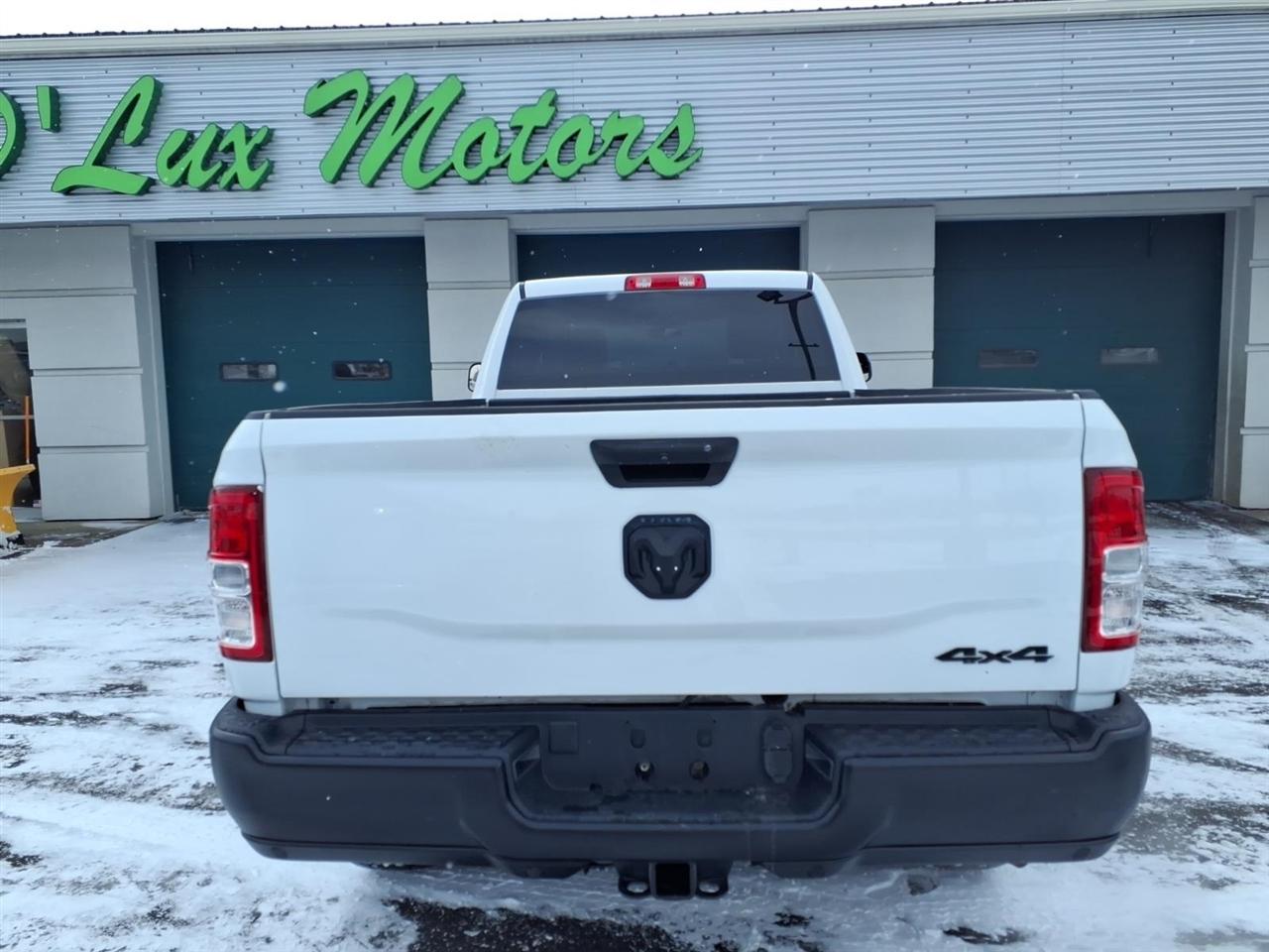 RAM 2500 Tradesman 4x4 Crew Cab 8' Box 2022