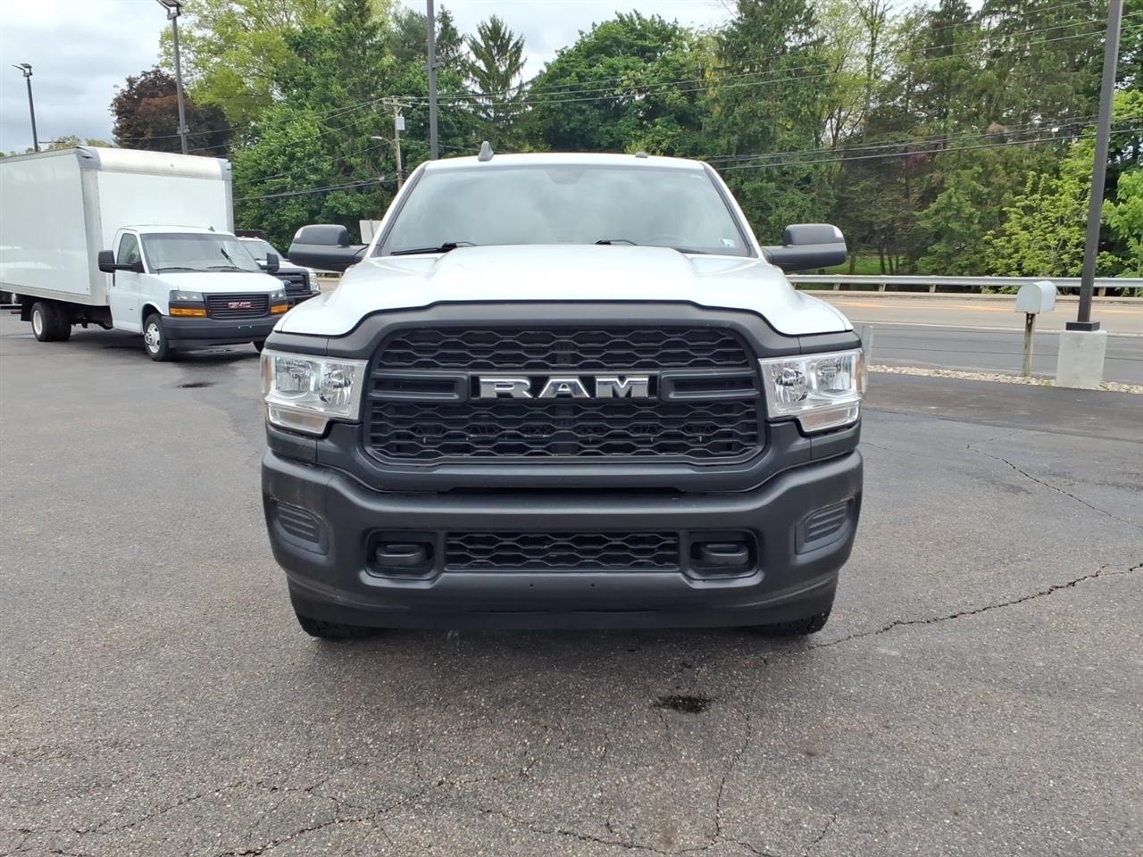 RAM 2500 Tradesman 4x4 Crew Cab 8' Box 2022