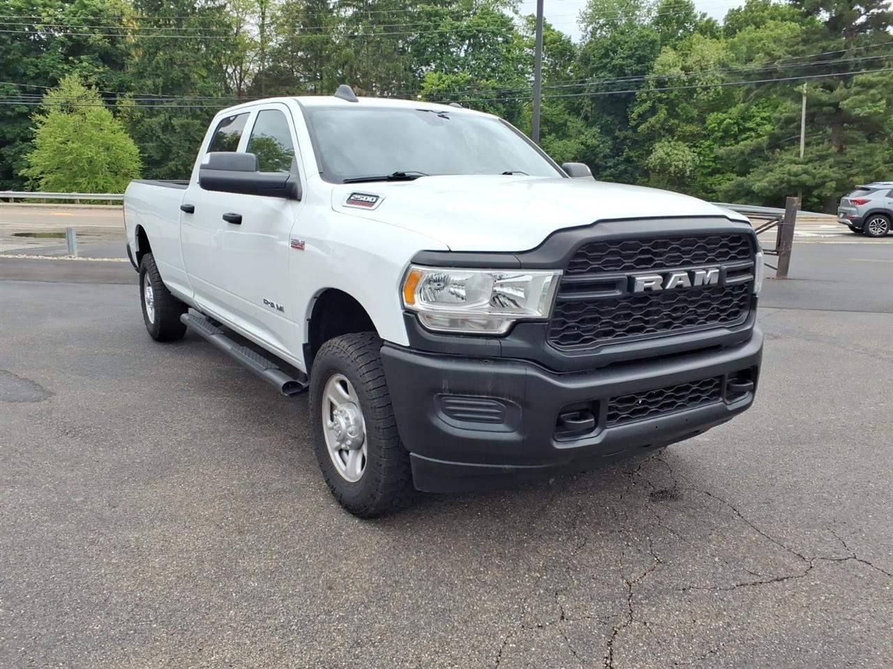 RAM 2500 Tradesman 4x4 Crew Cab 8' Box 2022