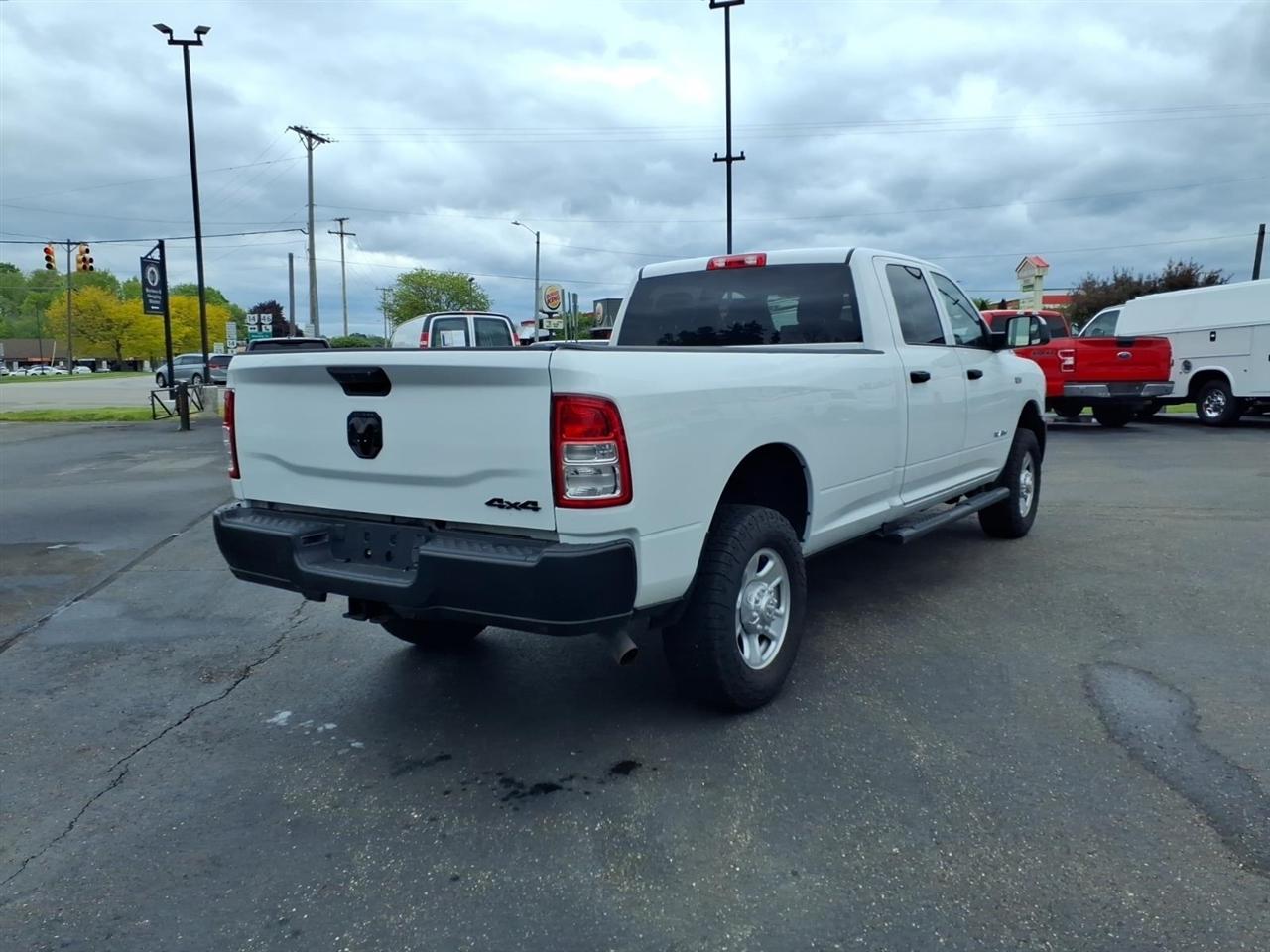 RAM 2500 Tradesman 4x4 Crew Cab 8' Box 2022