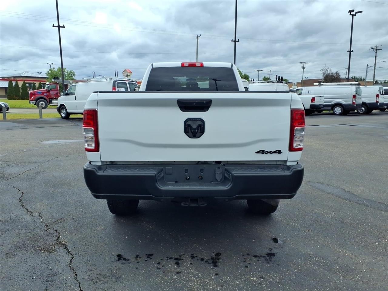 RAM 2500 Tradesman 4x4 Crew Cab 8' Box 2022