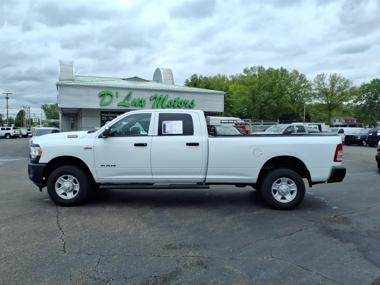 RAM 2500 Tradesman 4x4 Crew Cab 8' Box 2022