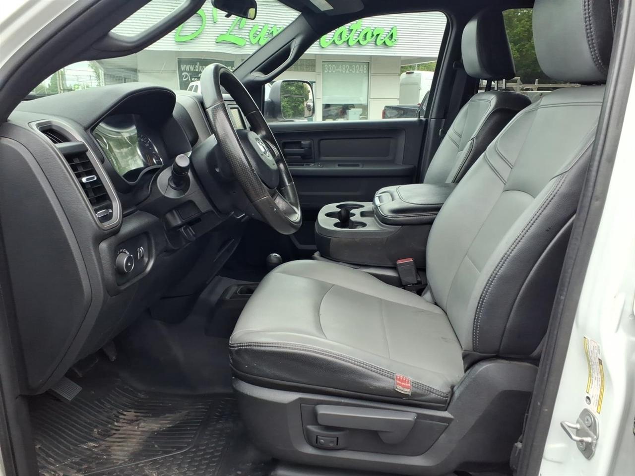 RAM 2500 Tradesman 4x4 Crew Cab 8' Box 2022