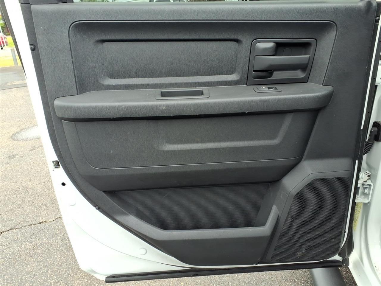 RAM 2500 Tradesman 4x4 Crew Cab 8' Box 2022