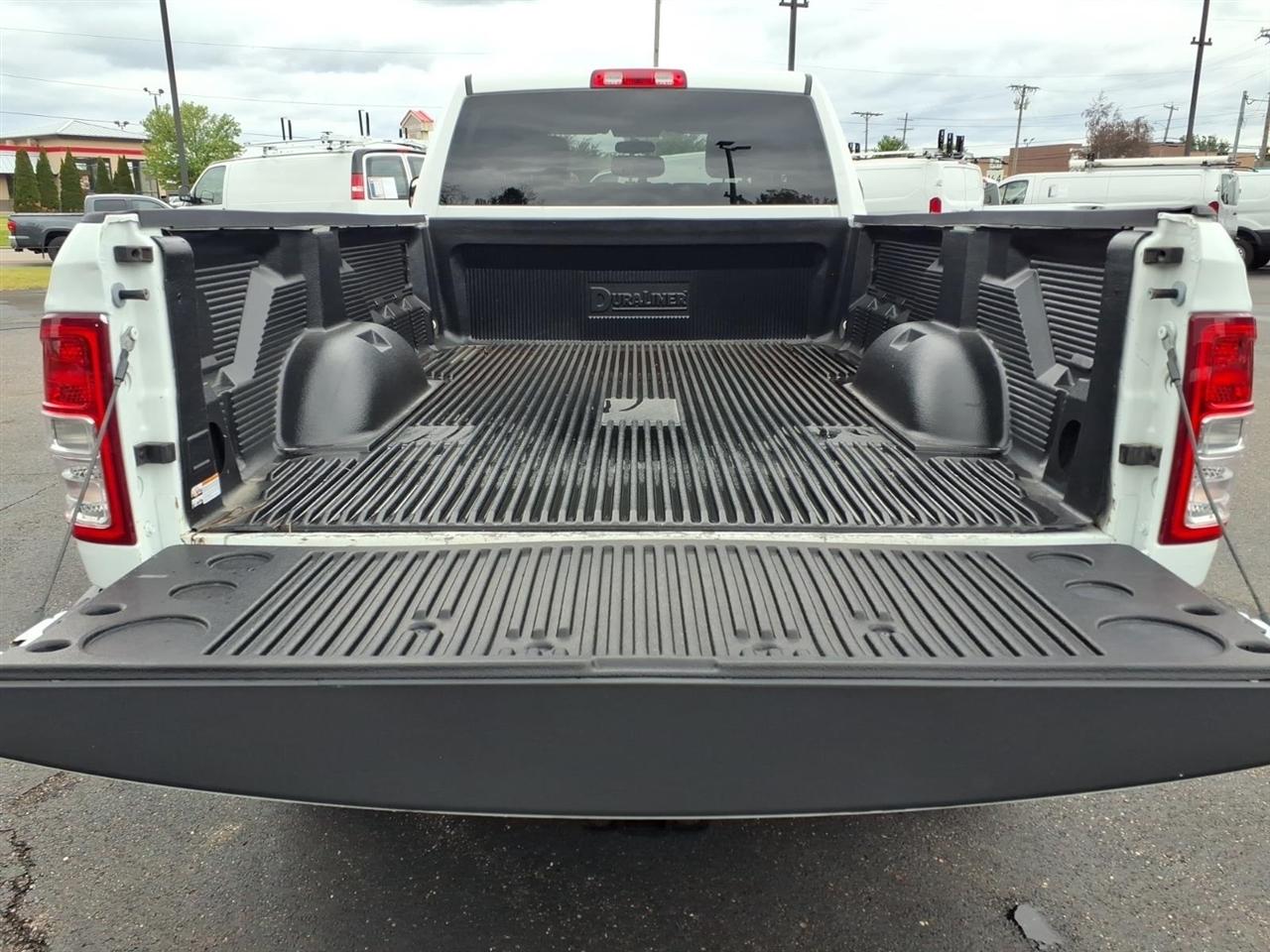 RAM 2500 Tradesman 4x4 Crew Cab 8' Box 2022